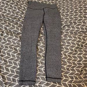 Lululemon leggings size 6